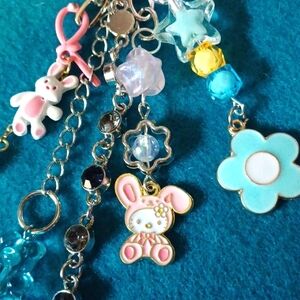 Hello Kitty's Phone Charm